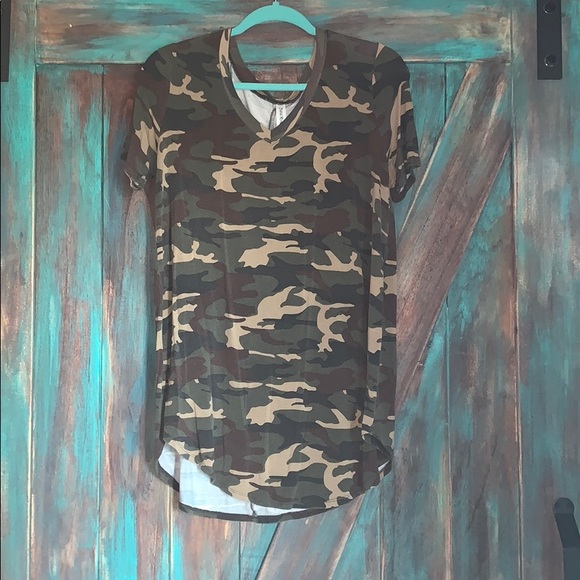 Zenana Outfitters Tops - Camo V Neck